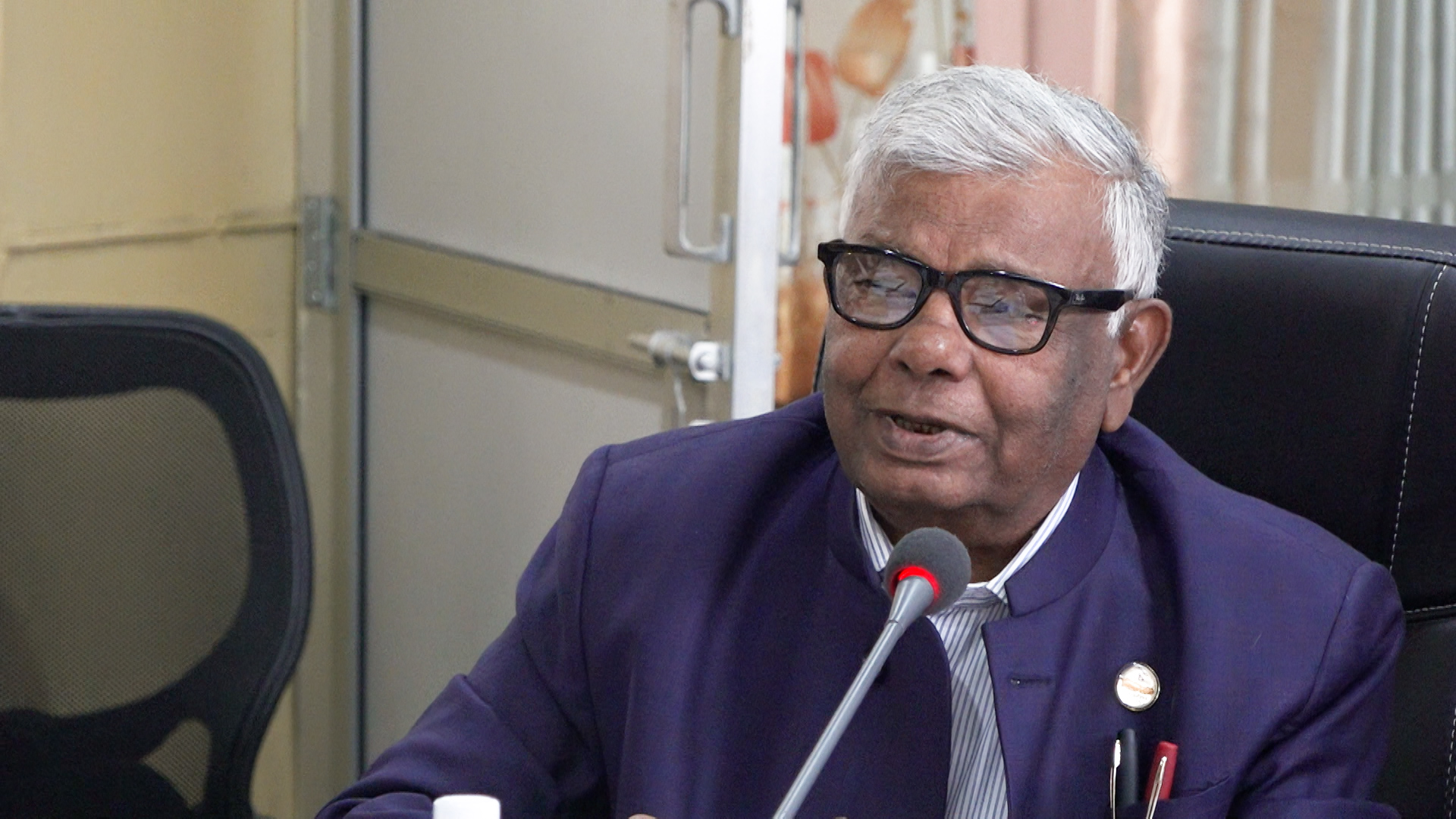 'नेपालले सबैलाई सामाजिक सुरक्षा भत्ता दिन सक्दैन'